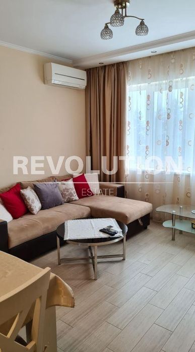 Дава се под наем Двустаен апартамент в Варна, Цветен квартал - 60 кв.м за 475 € - Снимка #1