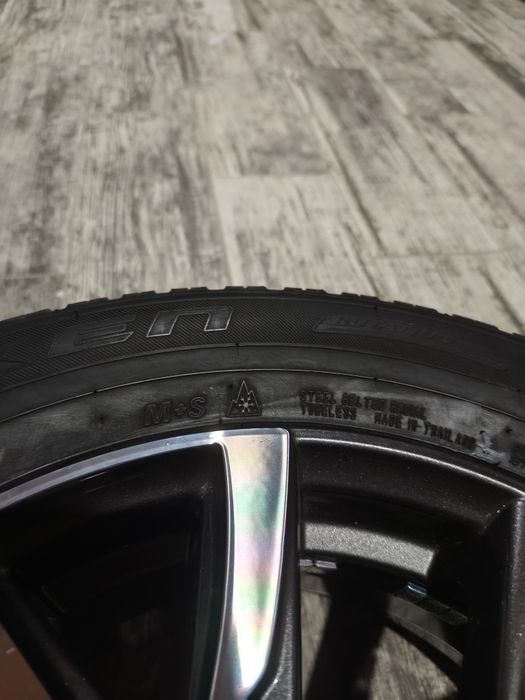 Vând jante originale Mazda