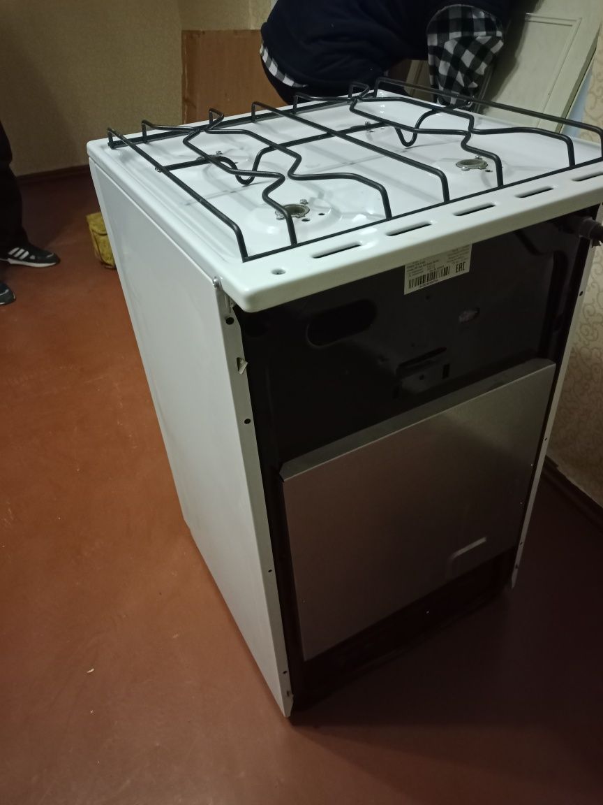 Продам новую газовую плиту.