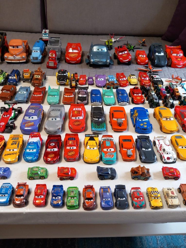 Mașinuțe Disney Cars.Din Metal .Plastic. pluș. Citiți tot Articolul  !