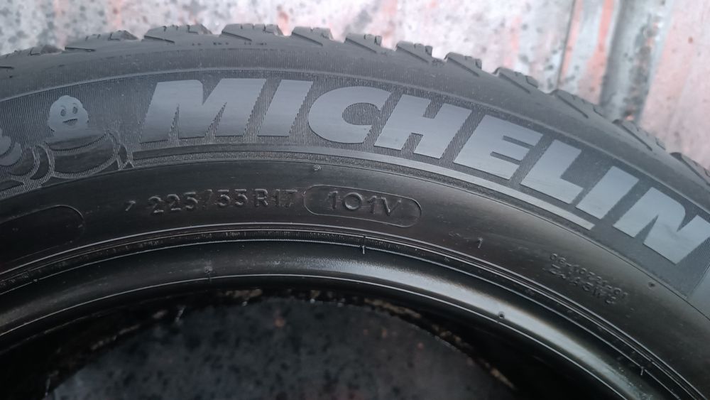 225/55/17 Michelin