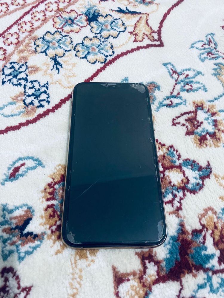 iPhone   11pro..