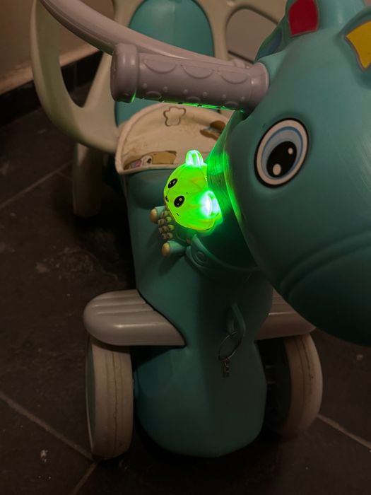 Конче-люлка 2 в 1 с музикална играчка