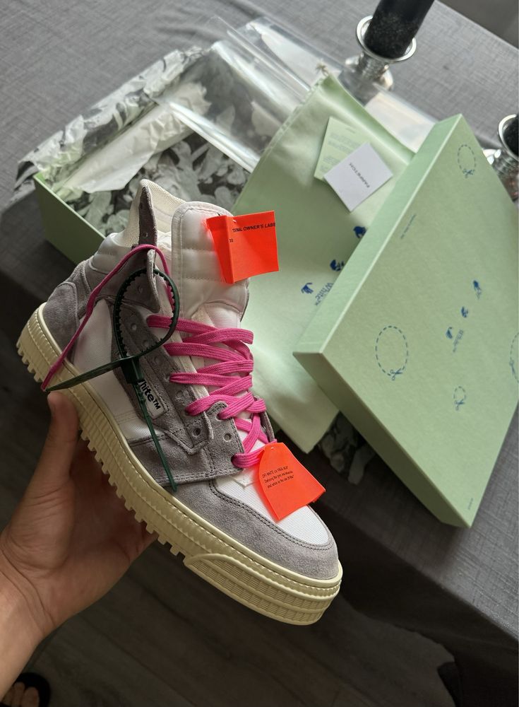 Vand off white 3.0 court NOI