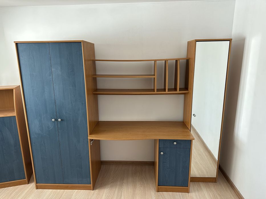 Комплект мебели за стая – гардероб, бюро и етажерка