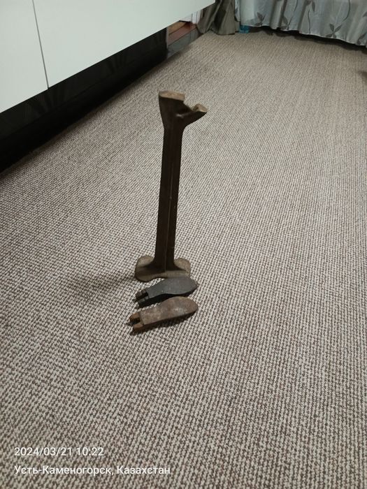 Продам сапожную лапу