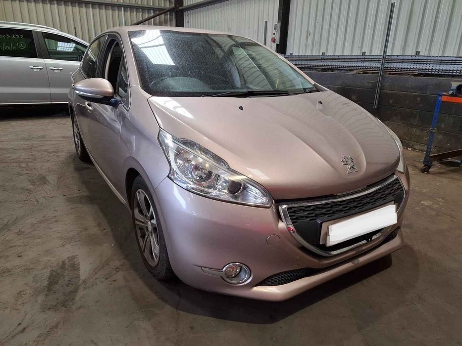 Punte spate Peugeot 208 2012