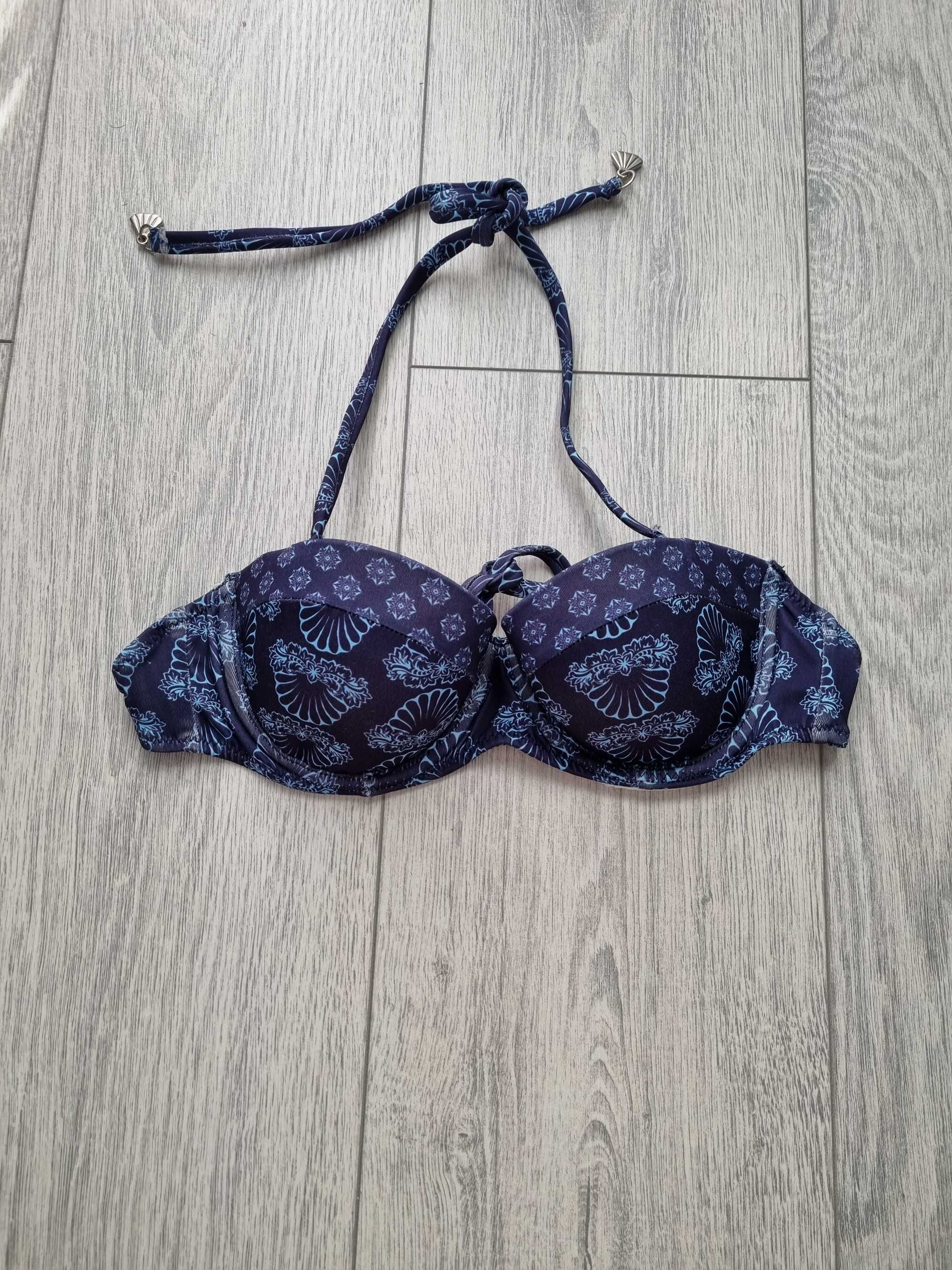 Set sutiene costum de baie
