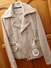 Дамско бяло късо палто