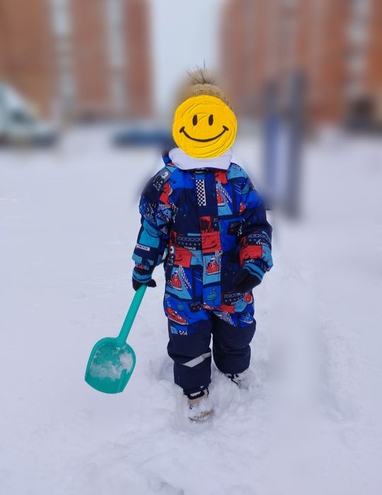 Продам детский зимний комбинезон Lassie на мальчика