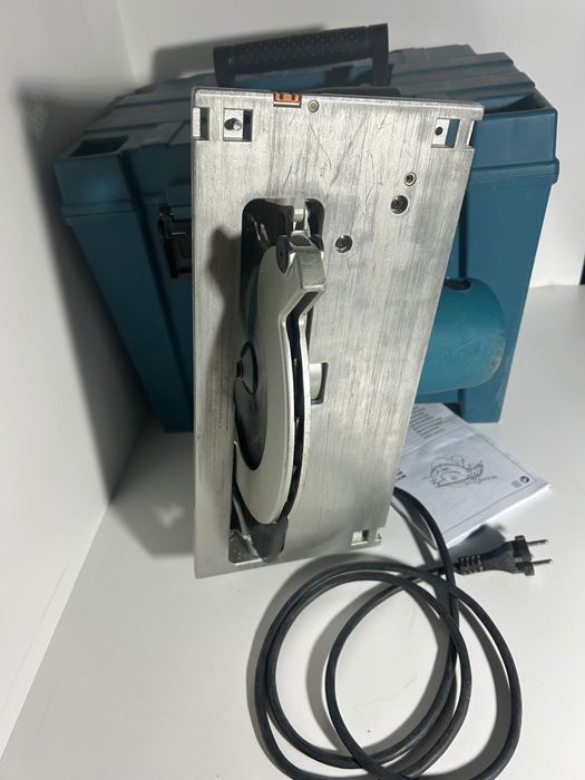 Makita 5903R cirvular de mana
