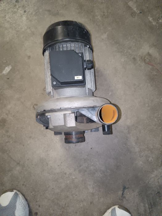 Pompa de apă și motoare