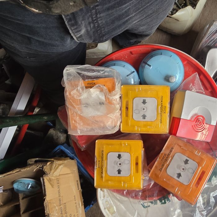 Продам пожарной сигнализации   полный комплект  остаток.