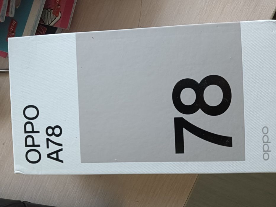 Продам телефон срочно