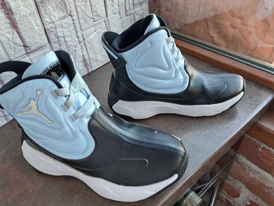 детски ботуши,зимни обувки,боти,апрески,NikeJordan номер35 за момче