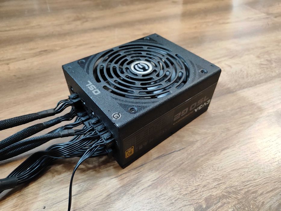 Sursa modulara EVGA SuperNOVA 750 G2
