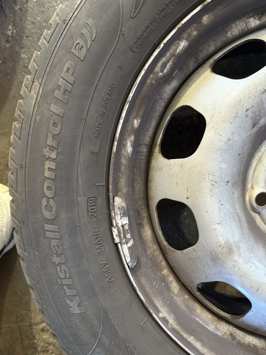 Anvelope  ms cu jante tabla Duster 215/65/16