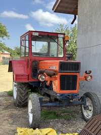Tractor universal 640