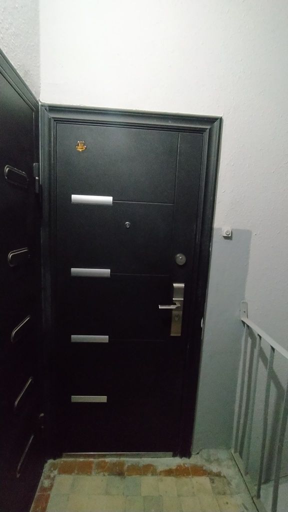 Продаю двухкомнатную квартиру.