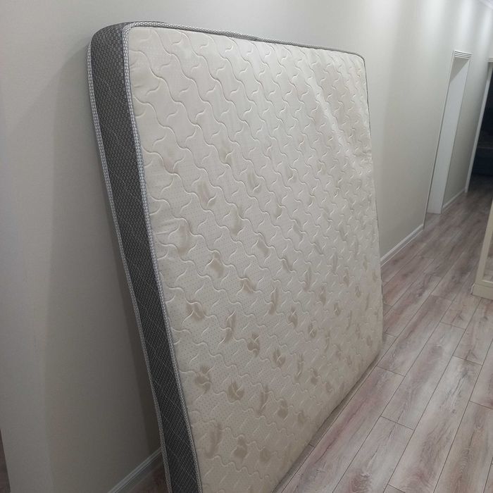 Продам матрас 2×2