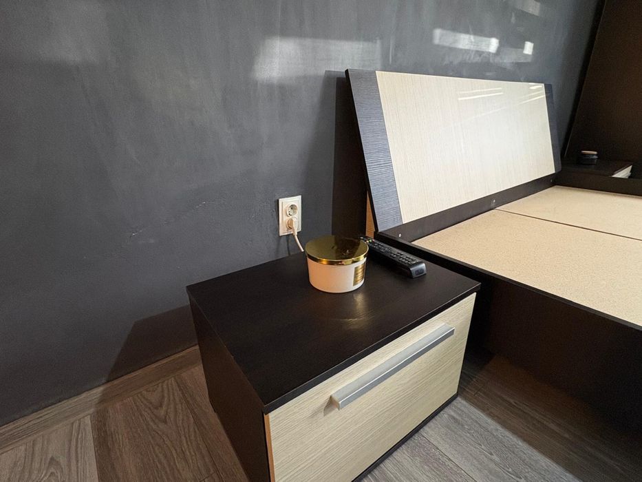 Pat de dormitor + 2 noptiere