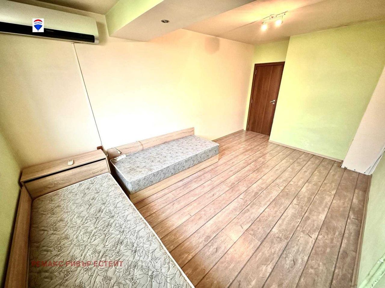 Продава се Тристаен апартамент в Русе, Център - 94 кв.м за 1479 €/кв.м - Снимка #6