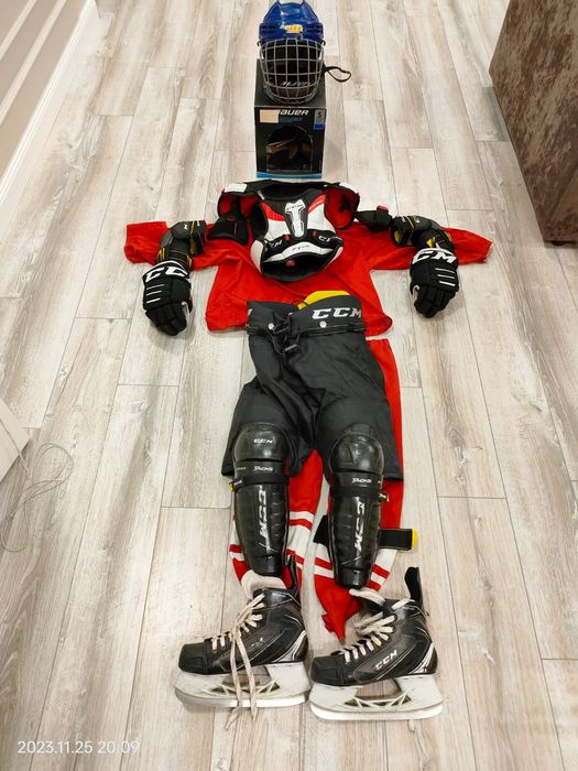 Хоккейная форма на 10-13 лет.