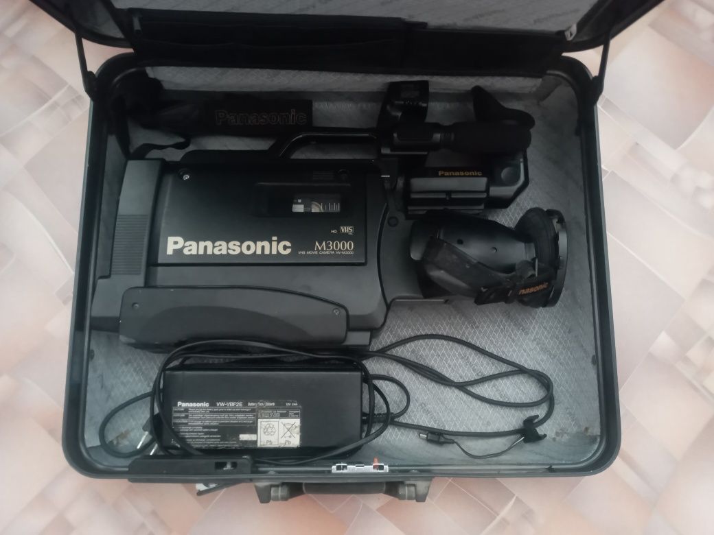 Видиокамера PANASONIC M3000