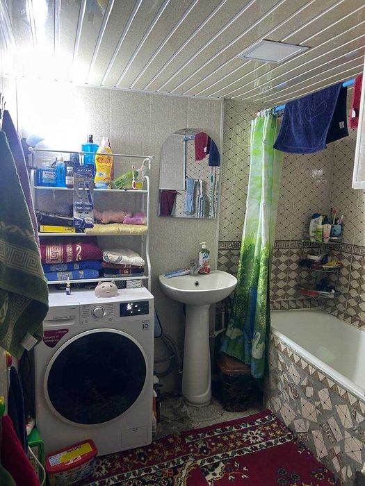 Kvartiraga odam qo'yamiz faqat qizlarni yoki ayollarni(uy egasi bilan)