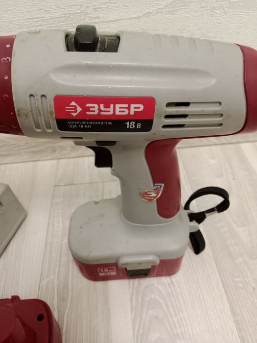 Шуруповёрт фирмы зубр