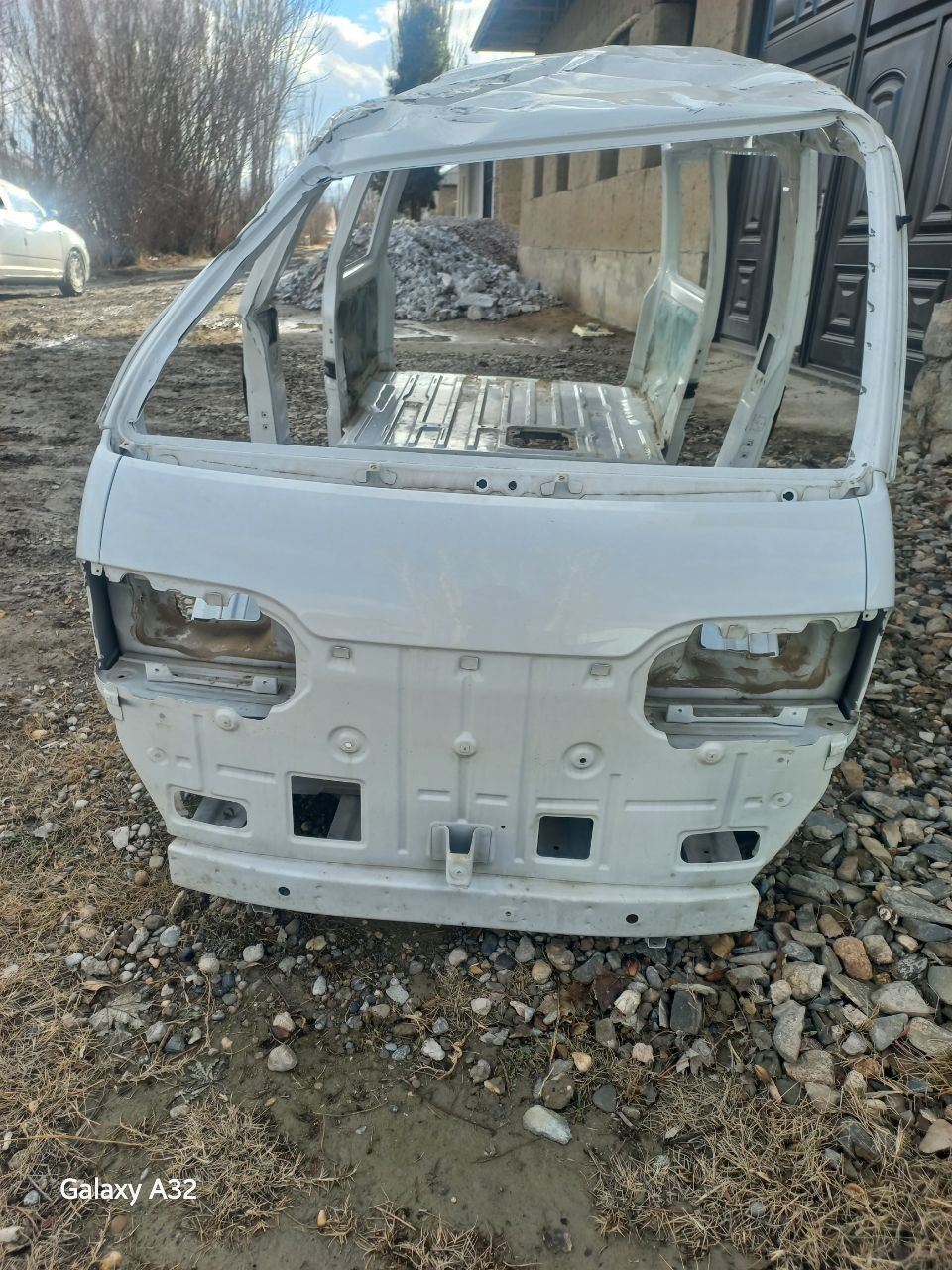 Damas kuzov eshiklari bilan