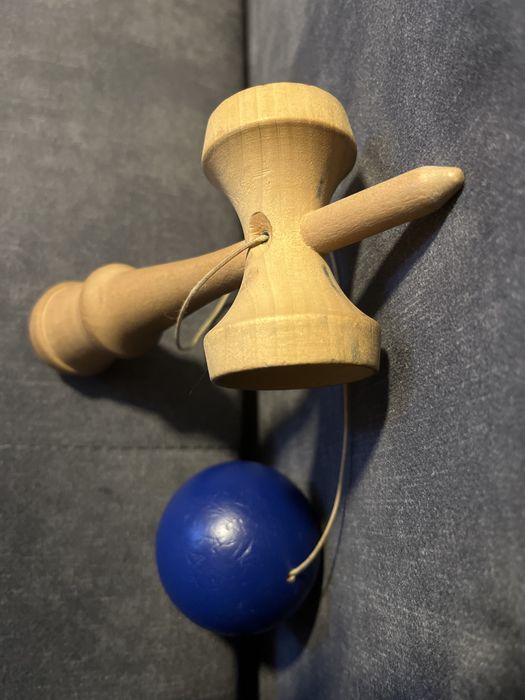 Vând Kendama …..