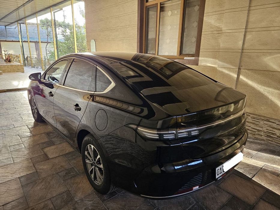 Sro'chna prodayotsya BYD chazor 2024yil probeg 15.000km salo'n 1 qo'l.