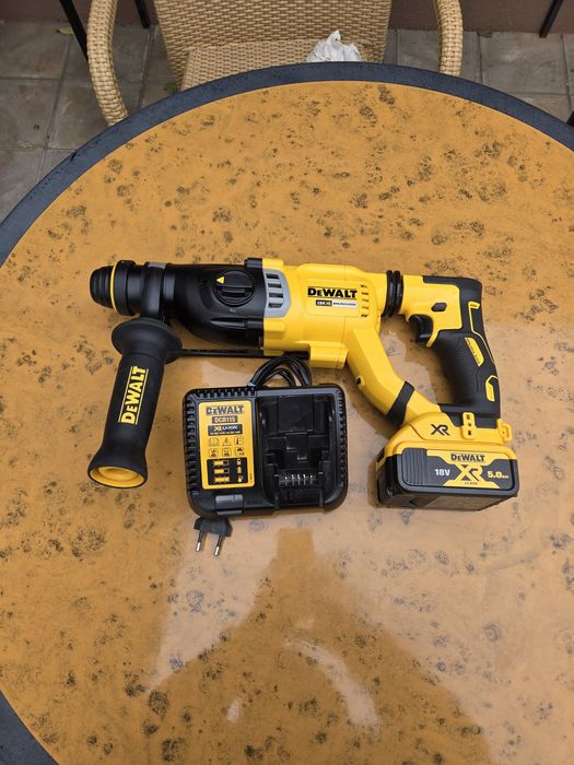 Акумулаторен перфоратор DEWALT DCH263