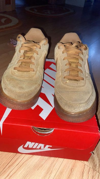 vand nike air force 1 bej, din piele de caprioara