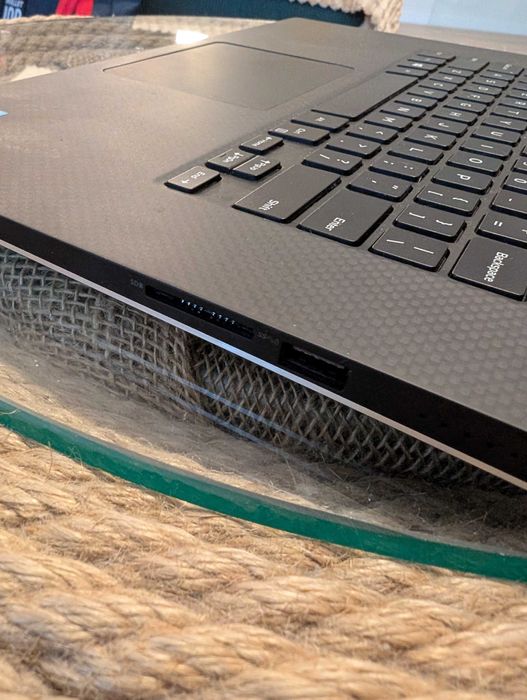 Dell XPS15 9560 (incl. docking station TBS16)