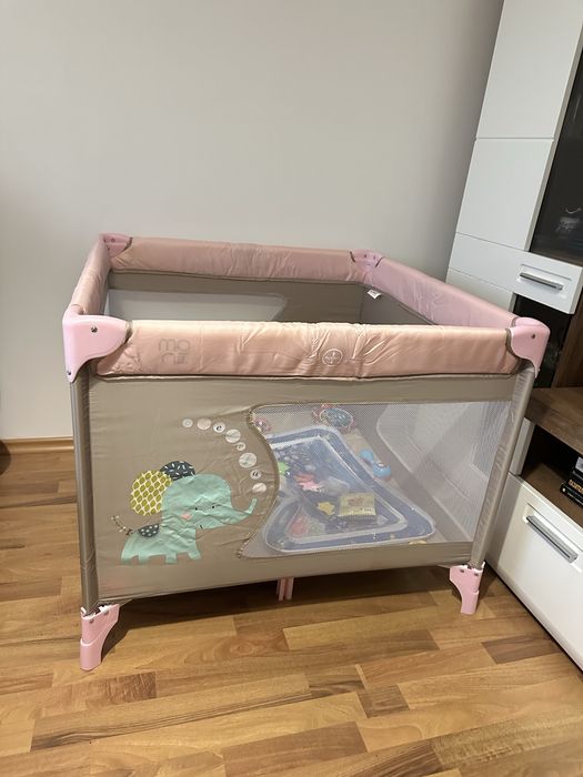 Кошара за игра Moni