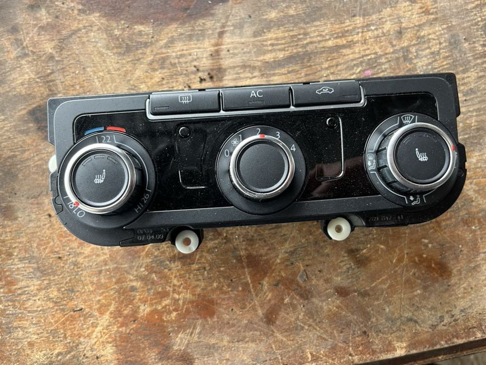 Панел за климатроник VW PASSAT JETTA GOLF 3C8 907 336A с подгрев