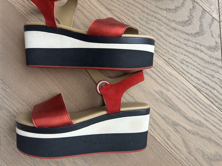 Sandale Eureka piele rosie, marimea 35, ca noi