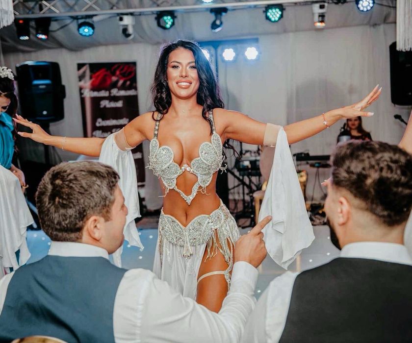Dansatoare belly dance