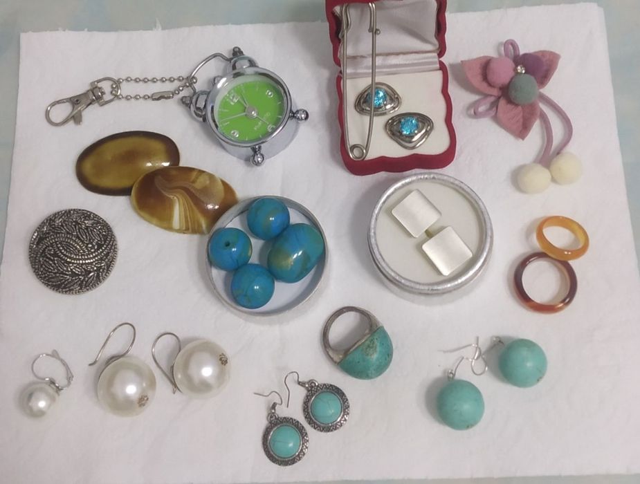 Серебро и бижутерия.