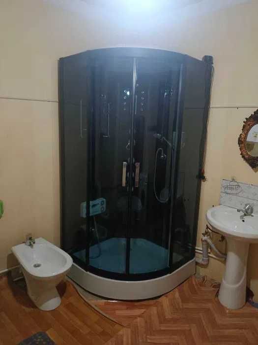 Срочно сдается 2-этажный дом,6 комнат,3,5 сотки,Шахристанская.