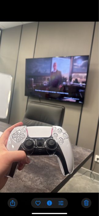 Playstation 5 + 2 геймпада +зарядная станция+чехлы+сумка+4 игры