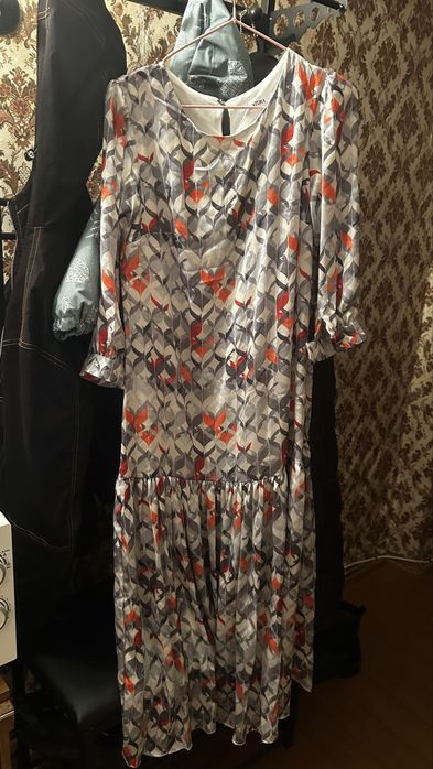 Продам платье + кастюм твидовое