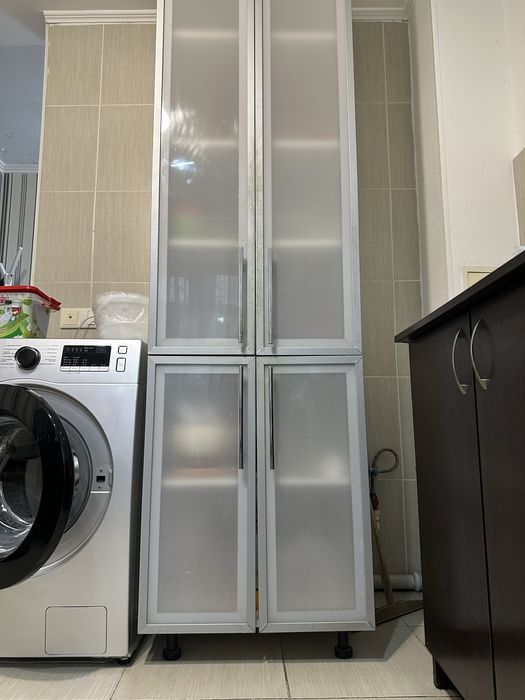 Шкаф - буфет очень вместительный