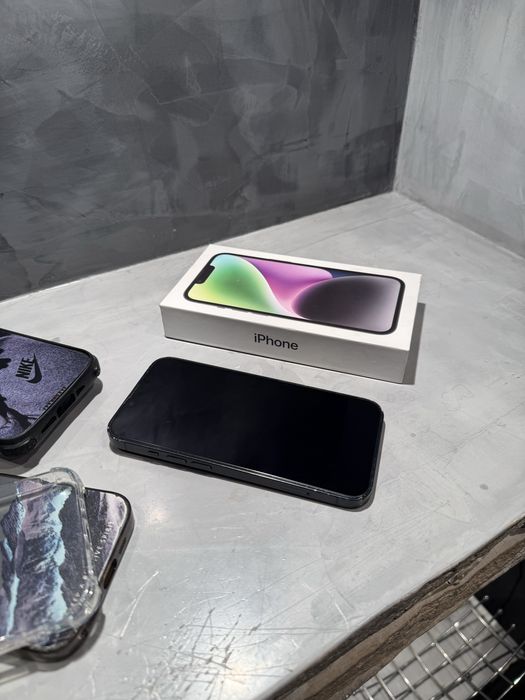 Iphone 14 Midnight 128 GB + подаръци