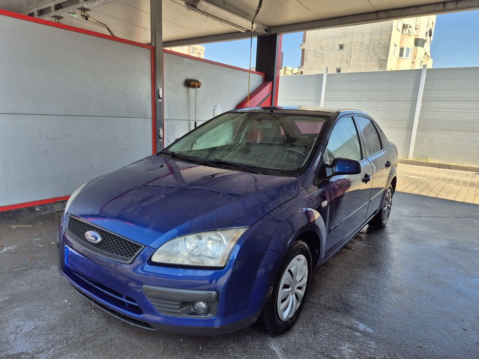 Vand Ford focus sedan 1.6 benzina