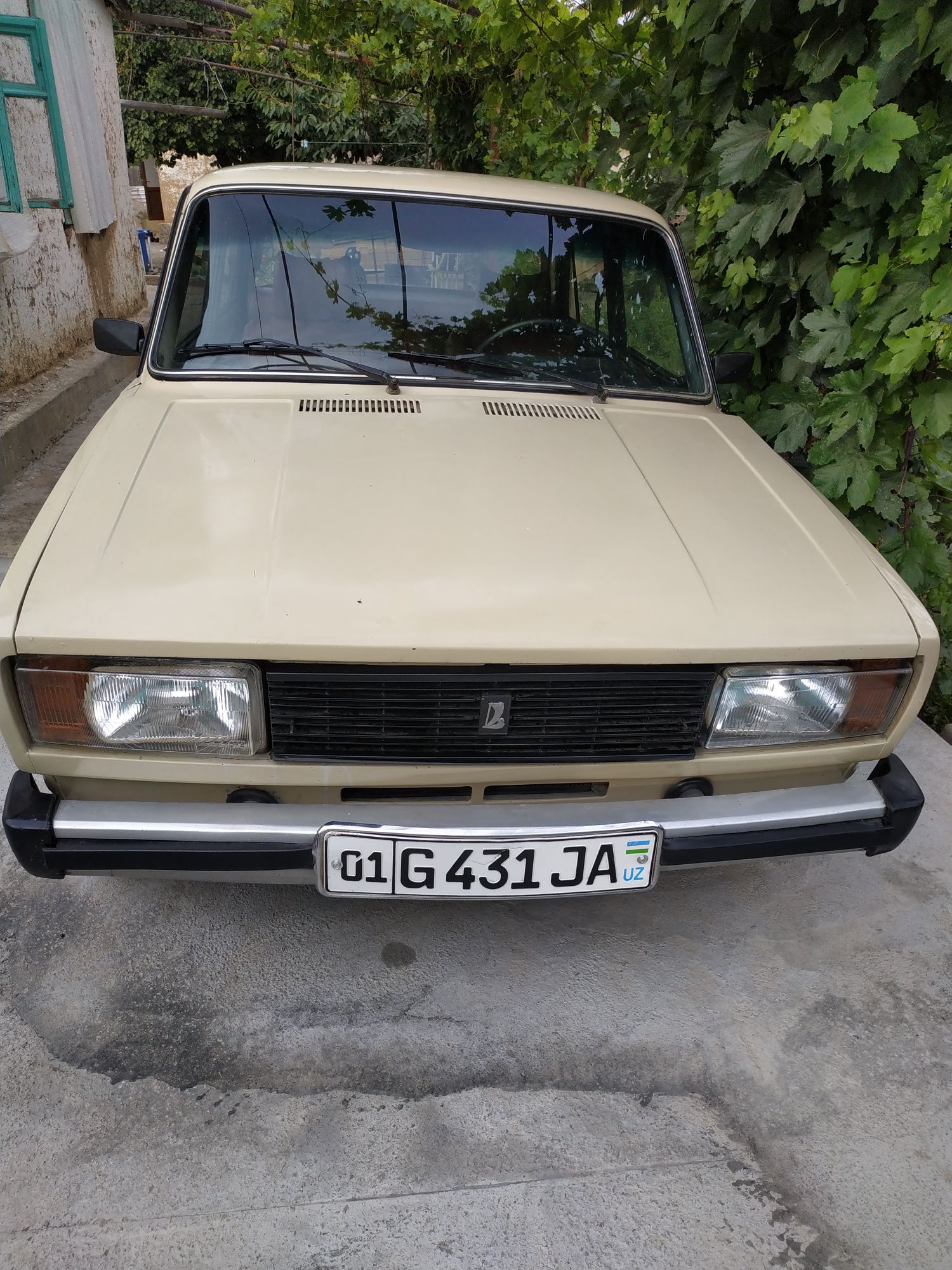 Vaz 2105 sotiladi