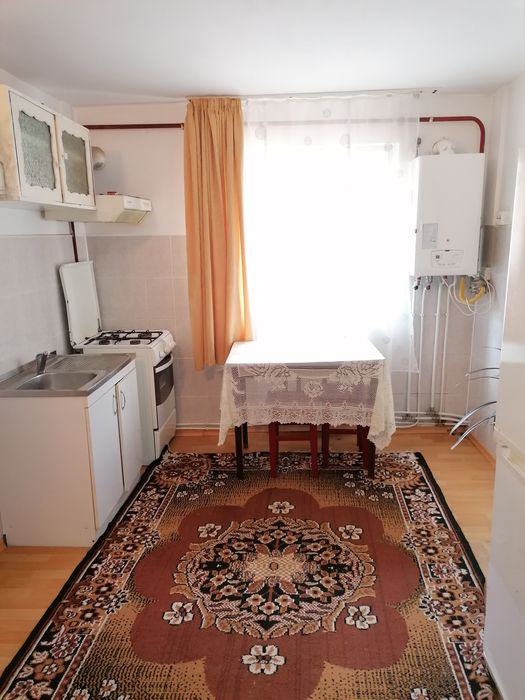 Închiriez apartament 2 camere decomandate