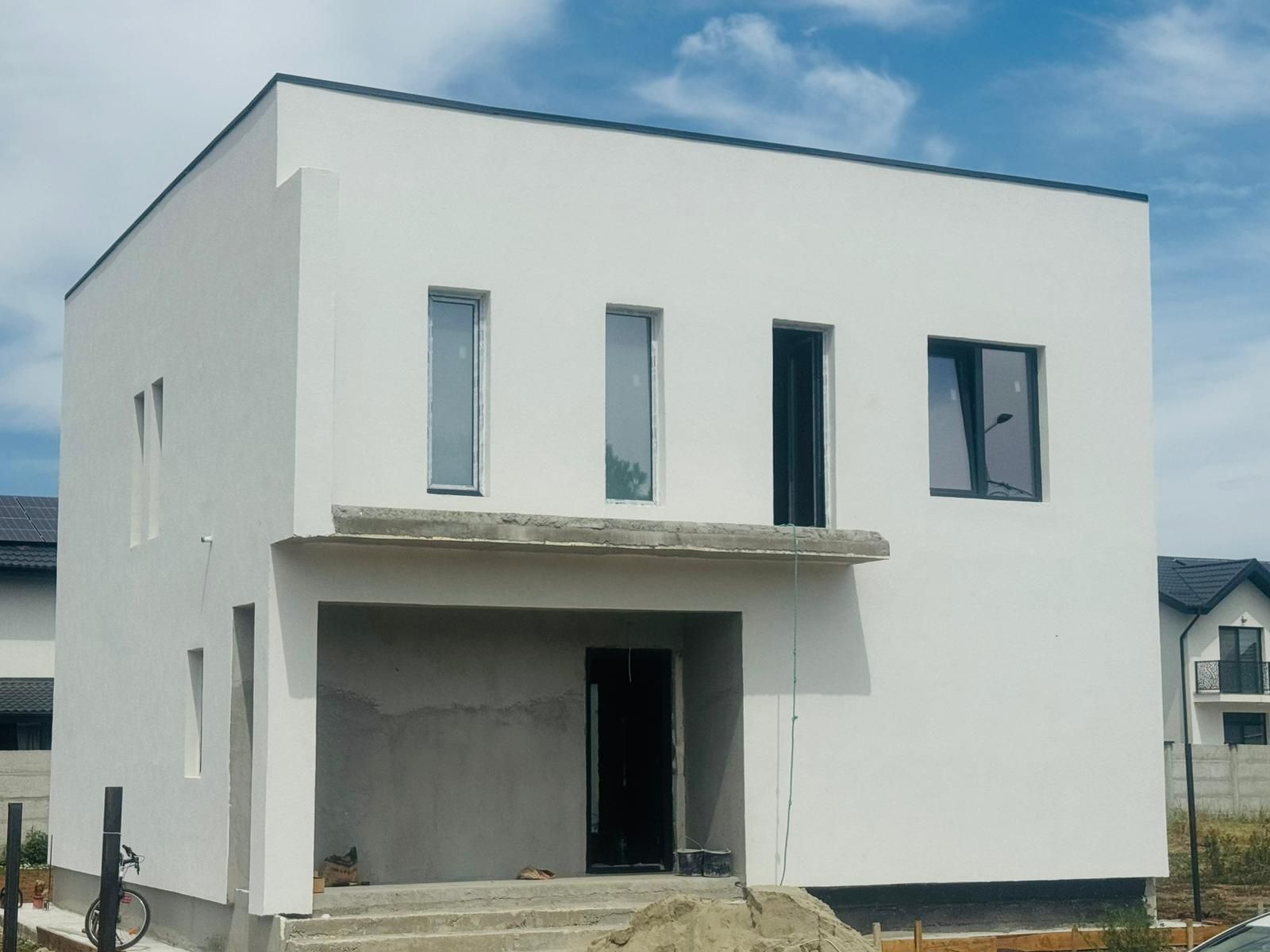 Casă Nouă cu 4 Dormitoare și Teren Generos – Pantelimon / Dobroești